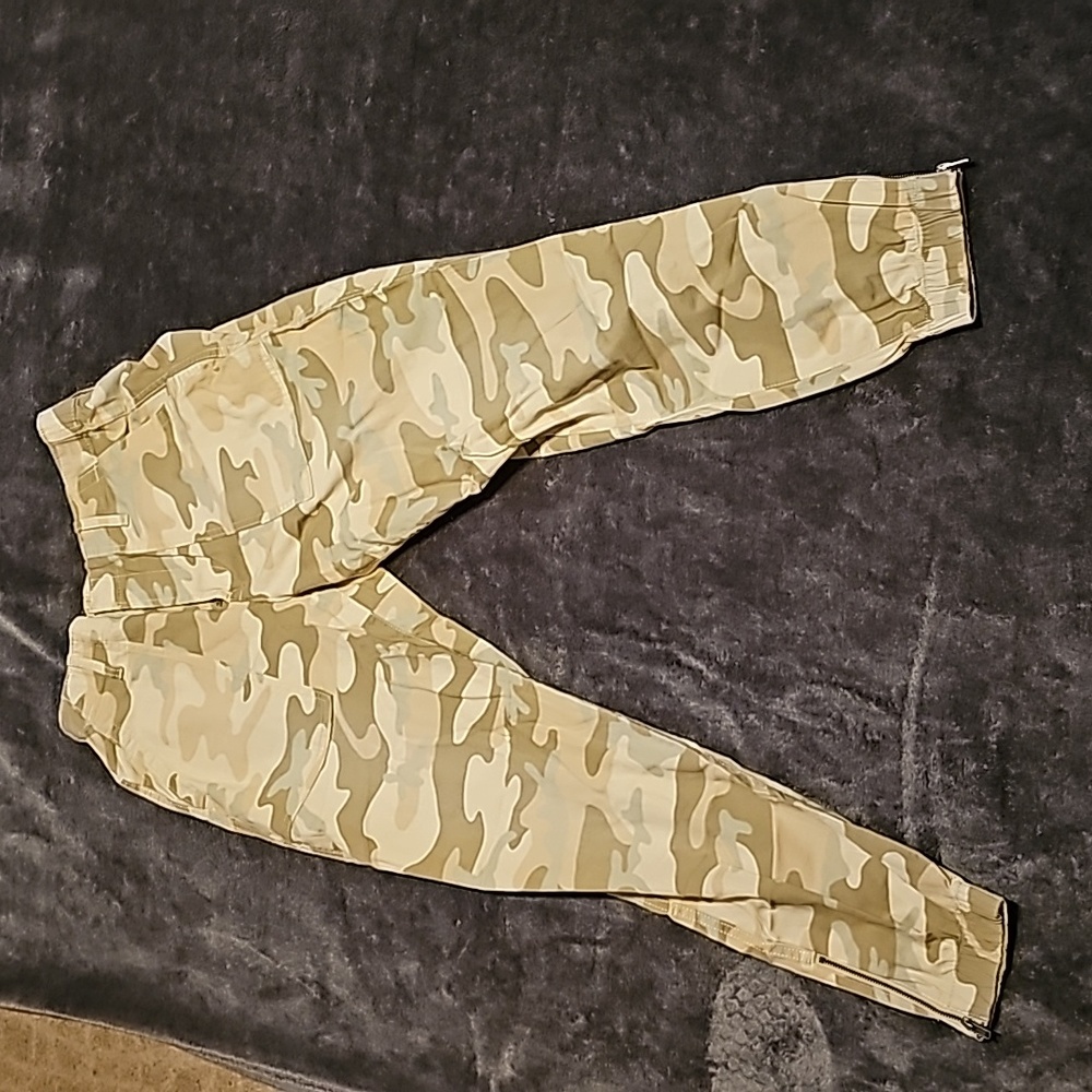 Gap light camo pants